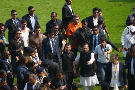 Lionel Messi for ministers, funded by masses