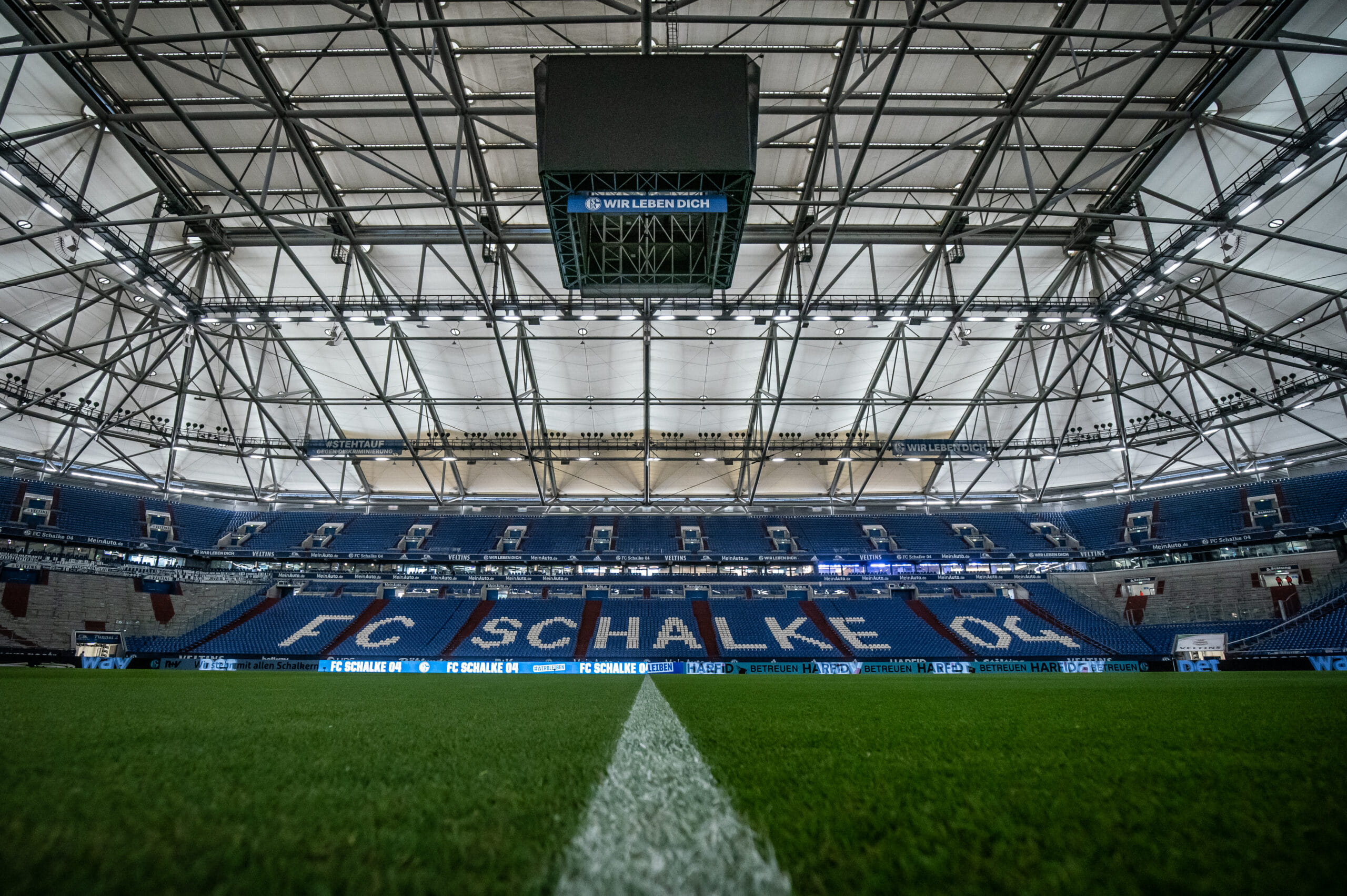 Top 15 highest average stadium attendance in Europe in 2025; Santiago Bernab&eacute;u & more