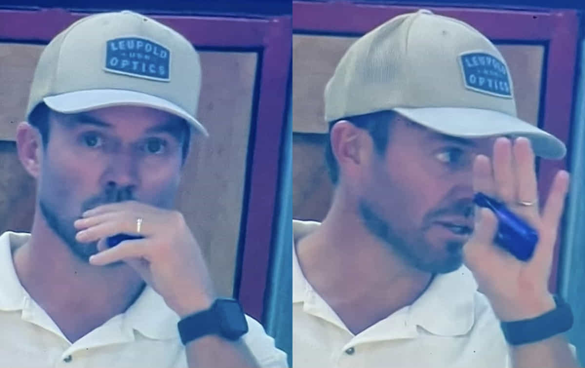AB de Villiers caught vaping on Live TV during PC vs MICT clash in SA20 2025-26