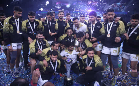 UPKL Season 2: Kashi Kings crowned champions by defeating Lucknow Lions in final