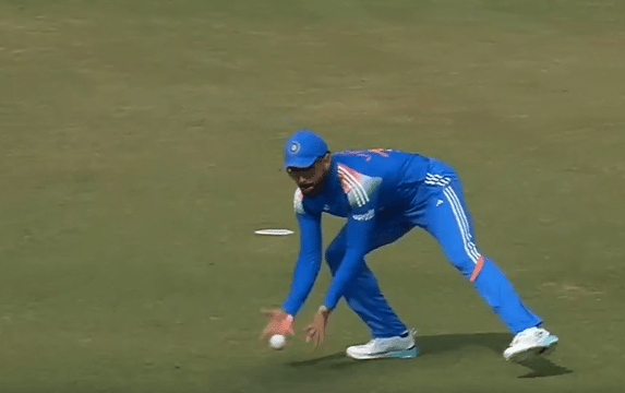 Video: Virat Kohli kicks the ball in anger after THIS mistake in IND vs NZ 3rd ODI