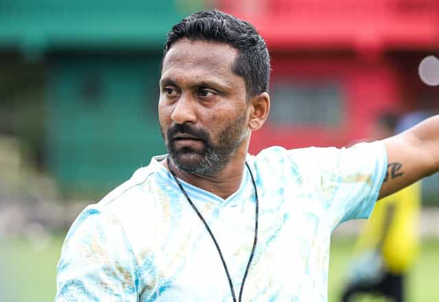 Chennaiyin FC head coach Clifford Miranda in training