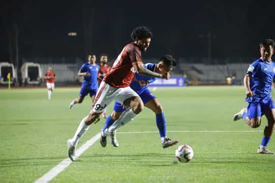 Indian Football League's opening day kicks off with two hard fought draws