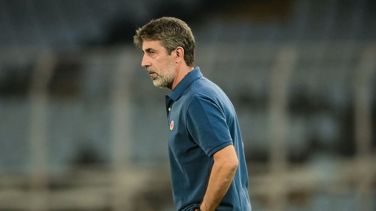 ISL 2025-26: Oscar Bruzon looked frustrated after 2-1 defeat against Jamshedpur FC