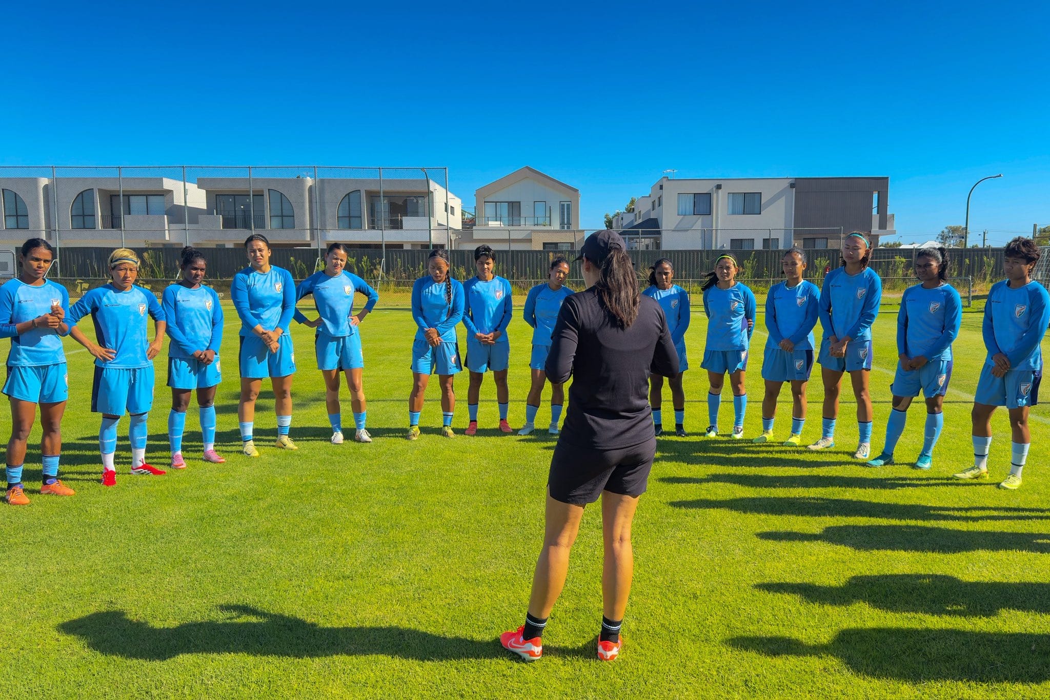 Amelia Valverde coaching the Women's NT players of India