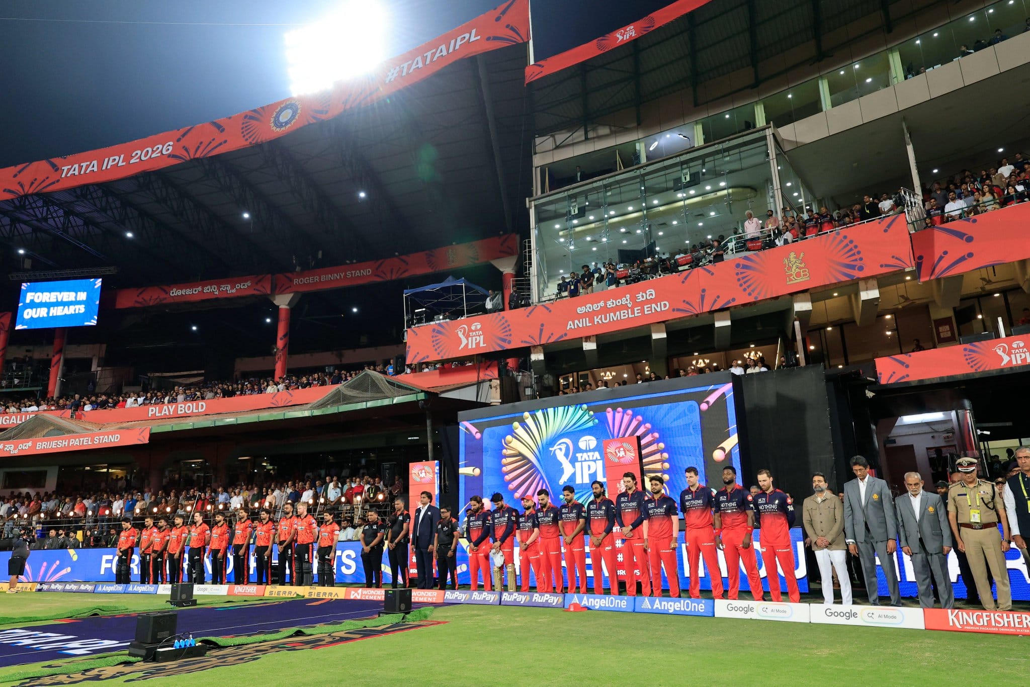 Why are RCB & SRH players wearing black armbands during opening match of IPL 2026?