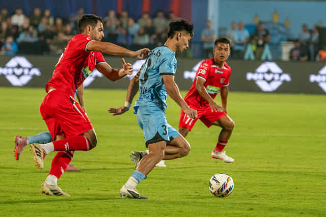 ISL 2025-26: Lallianzuala Chhangte’s late strike earns Mumbai City FC a point against NorthEast United FC