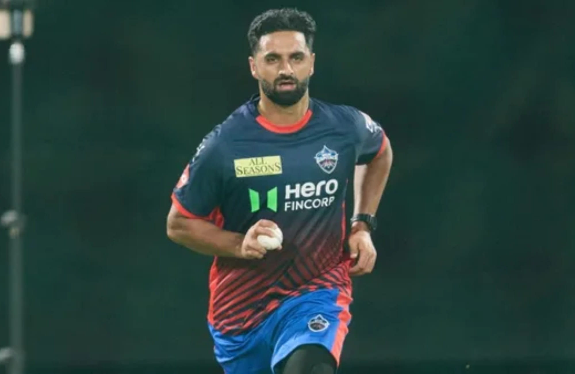 IPL 2026: क्यों दिल्ली कैपिटल्स के लिए एक्स फैक्टर साबित हो सकते हैं आकिब नबी डार; जानिए क्या कहते हैं आंकड़ें