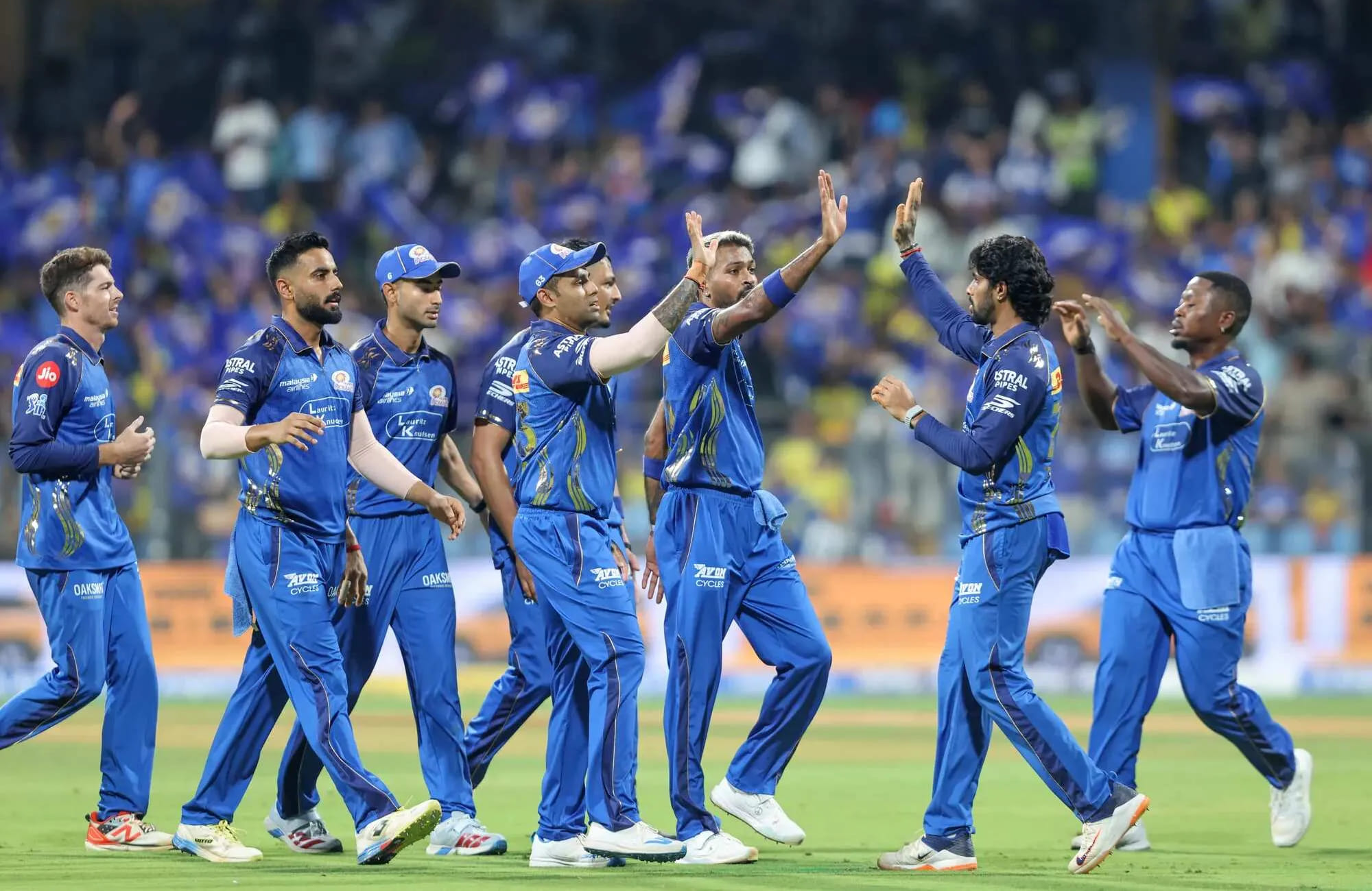 IPL 2026: मुंबई इंडियंस प्लेऑफ के लिए कैसे कर सकती है क्वालीफाई? यहां जानिए पूरा समीकरण