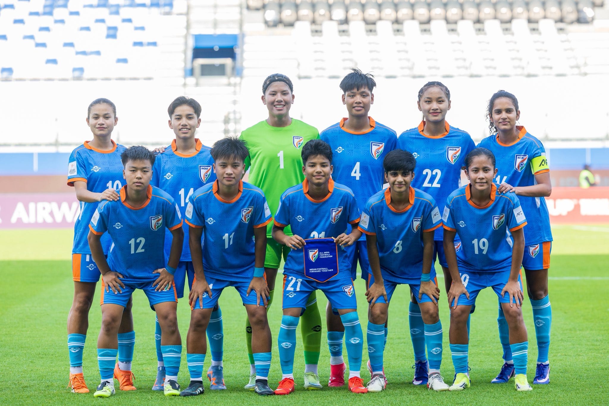 Indian U-20 Women's NT players posing ahead of kick-off against Australia U-20