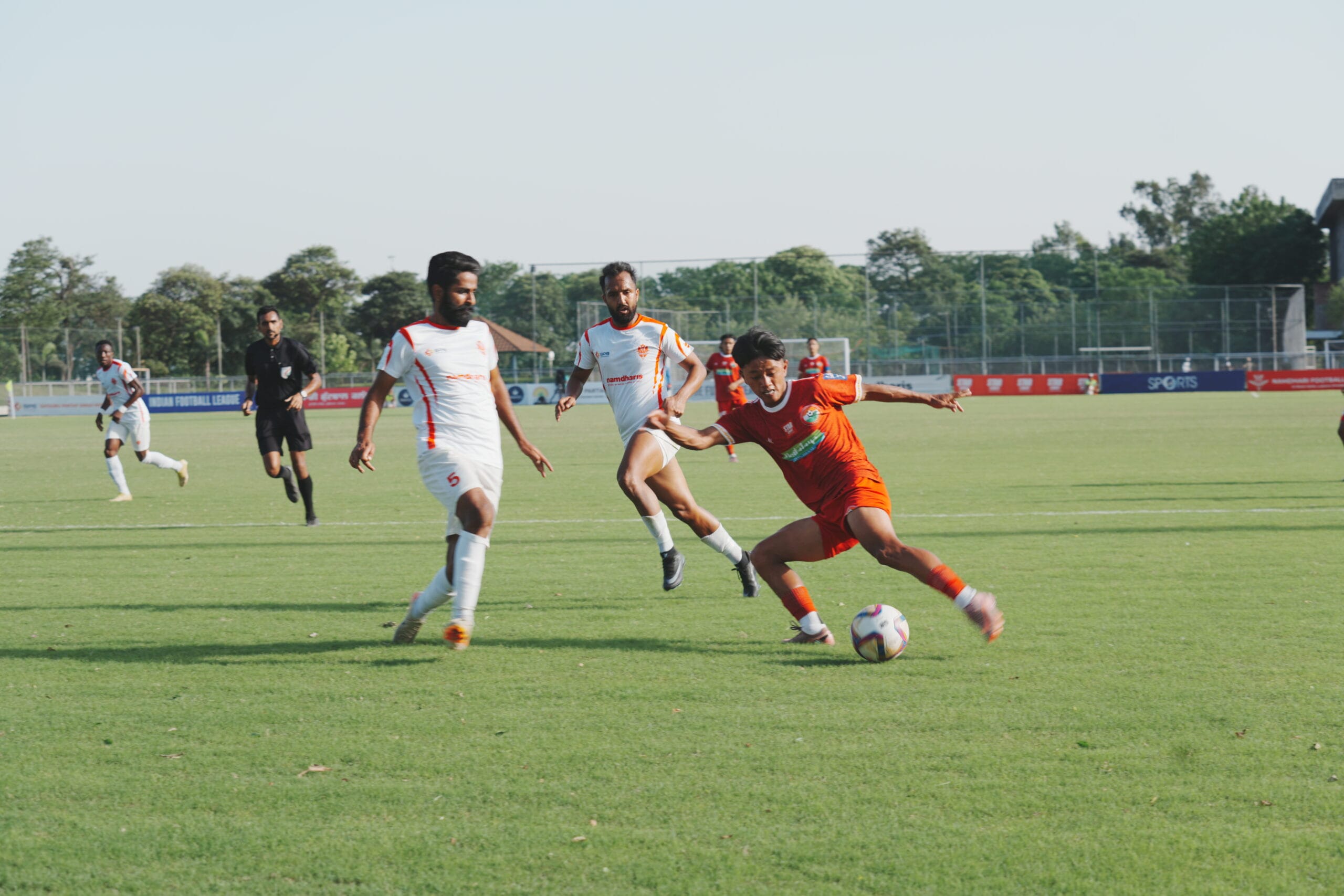 Shillong Lajong edged past Namdhari FC as visitors with a two-goal margin