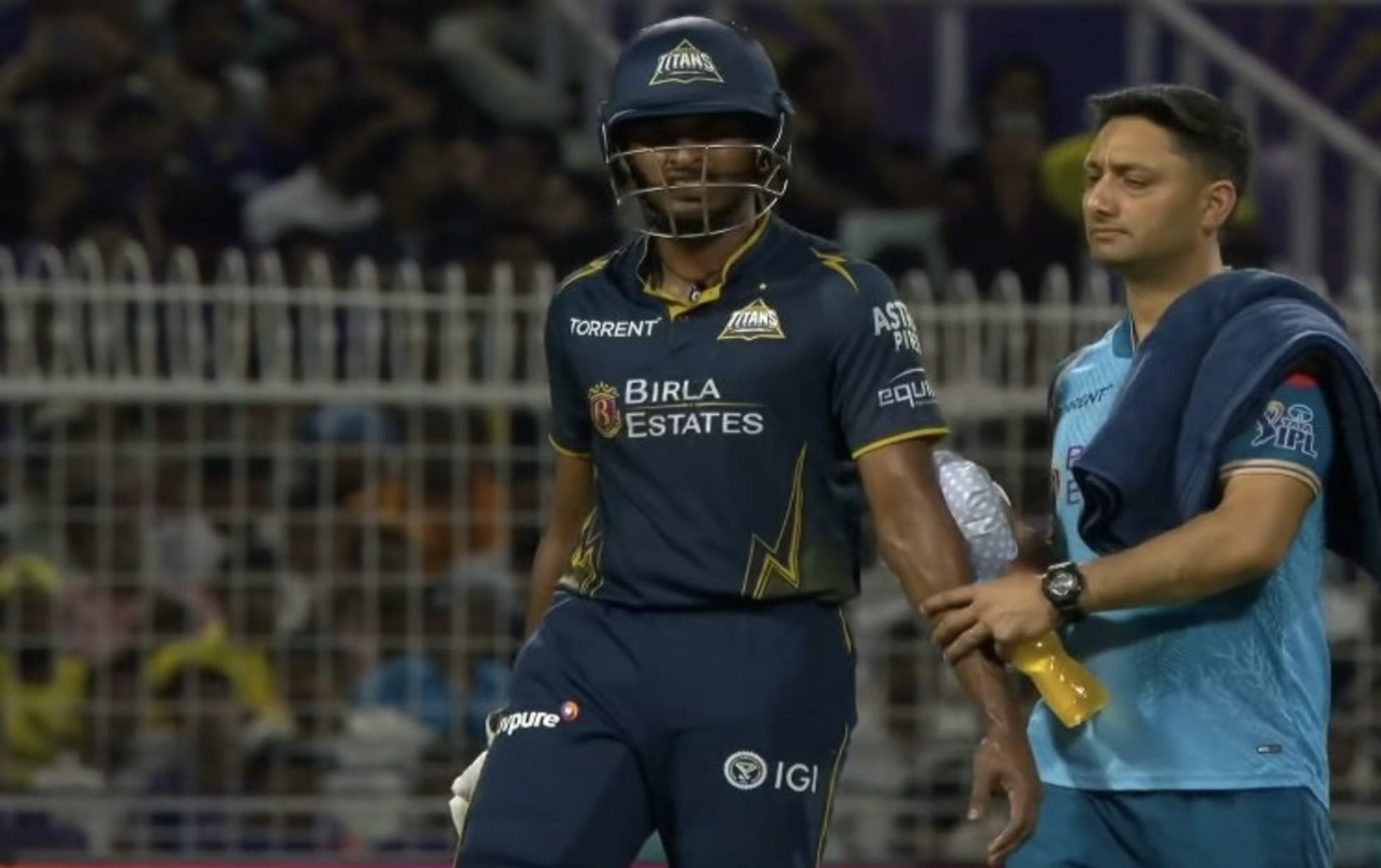 Bad New for GT! Sai Sudharsan walks off the field after THIS injury in GT vs KKR clash of IPL 2026