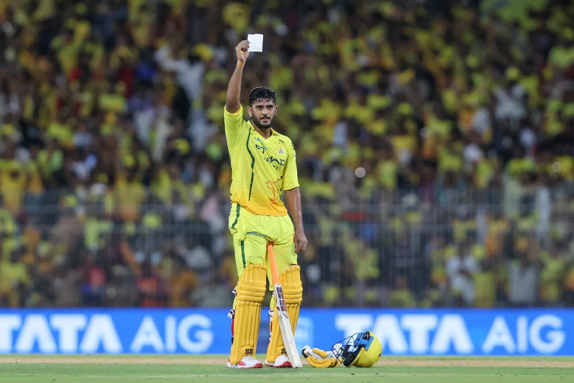 What was written on Urvil Patel's note during CSK vs LSG clash of IPL 2026?