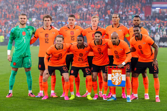 ROTTERDAM, NETHERLANDS - JUNE 3: The starting eleven of the Netherlands pose for a teamphoto prior to the international friendly match between Netherlands and Algeria at Stadion Feijenoord on June 3, 2026 in Rotterdam, Netherlands. (Photo by Rene Nijhuis/MB Media/Getty Images)