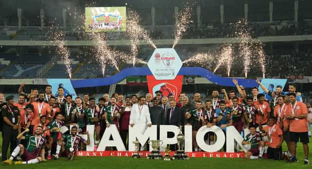 Which teams have won the most consecutive Durand Cup titles?