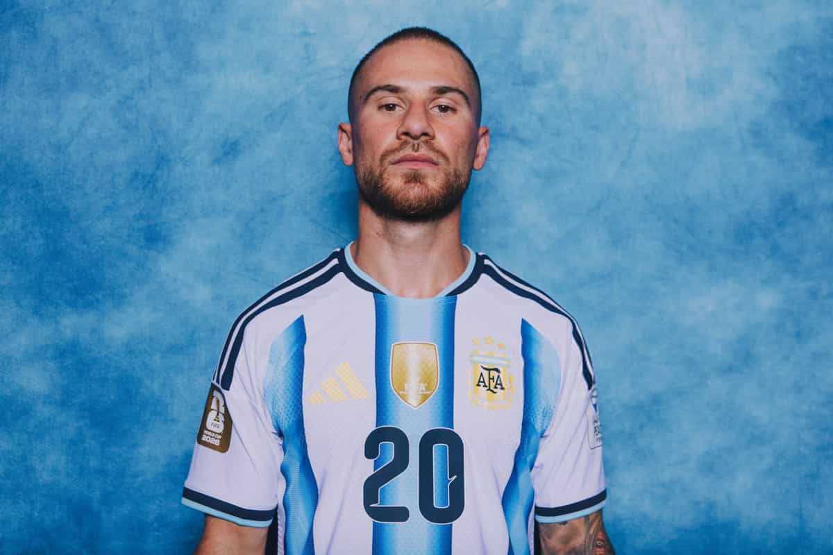 KANSAS CITY, KANSAS - JUNE 11: (EXCLUSIVE COVERAGE) (EDITOR'S NOTE: Tonal effects have been applied to this image) Alexis Mac Allister #20 of Argentina poses for a portrait during the official FIFA World Cup 2026 portrait session on June 11, 2026 in Kansas City, Kansas. (Photo by Florencia Tan Jun - FIFA/FIFA via Getty Images)