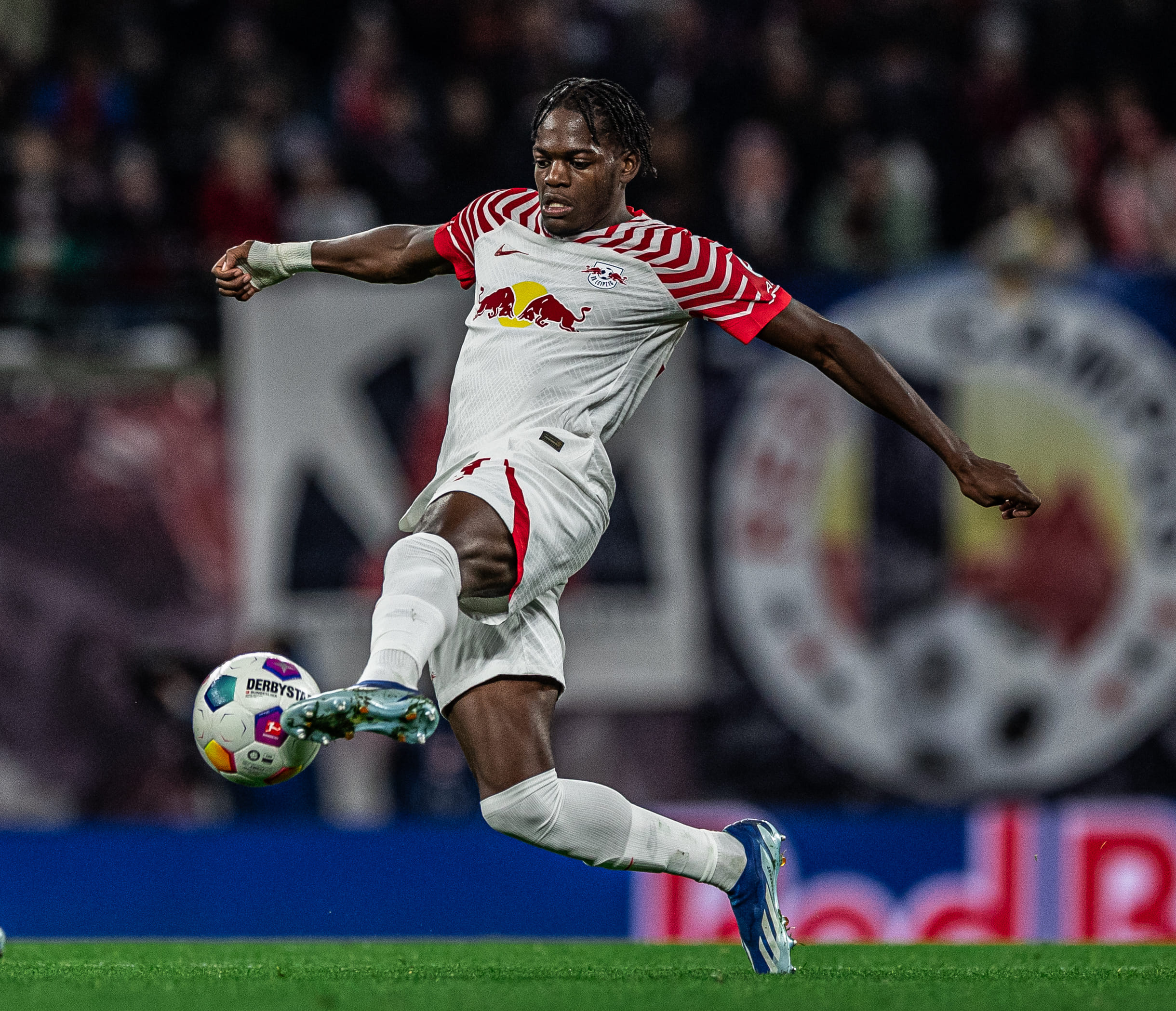 Who is Castello Lukeba? RB Leipzig defender linked to Barcelona Who is Castello Lukeba? RB Leipzig defender linked to Barcelona