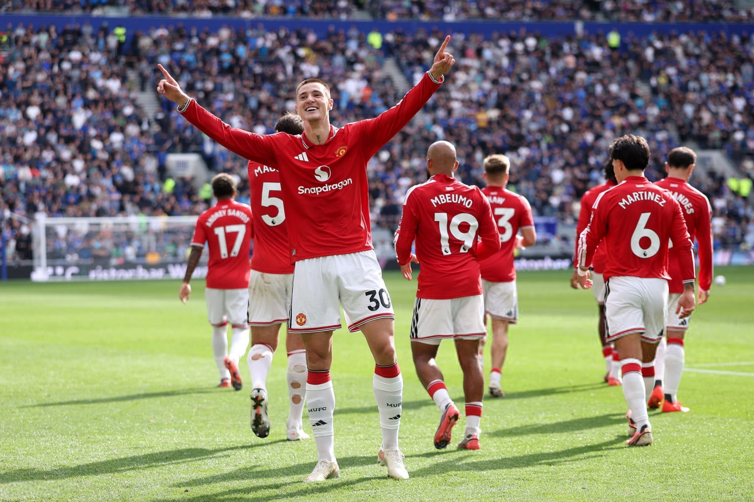 Manchester United vs Manchester City LIVE Updates, starting lineups for Premier League clash
