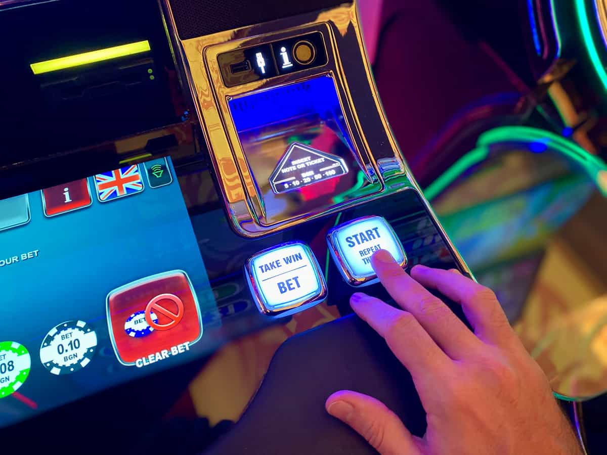 Free Spins vs Instant Bonuses: How Slot Rewards Work