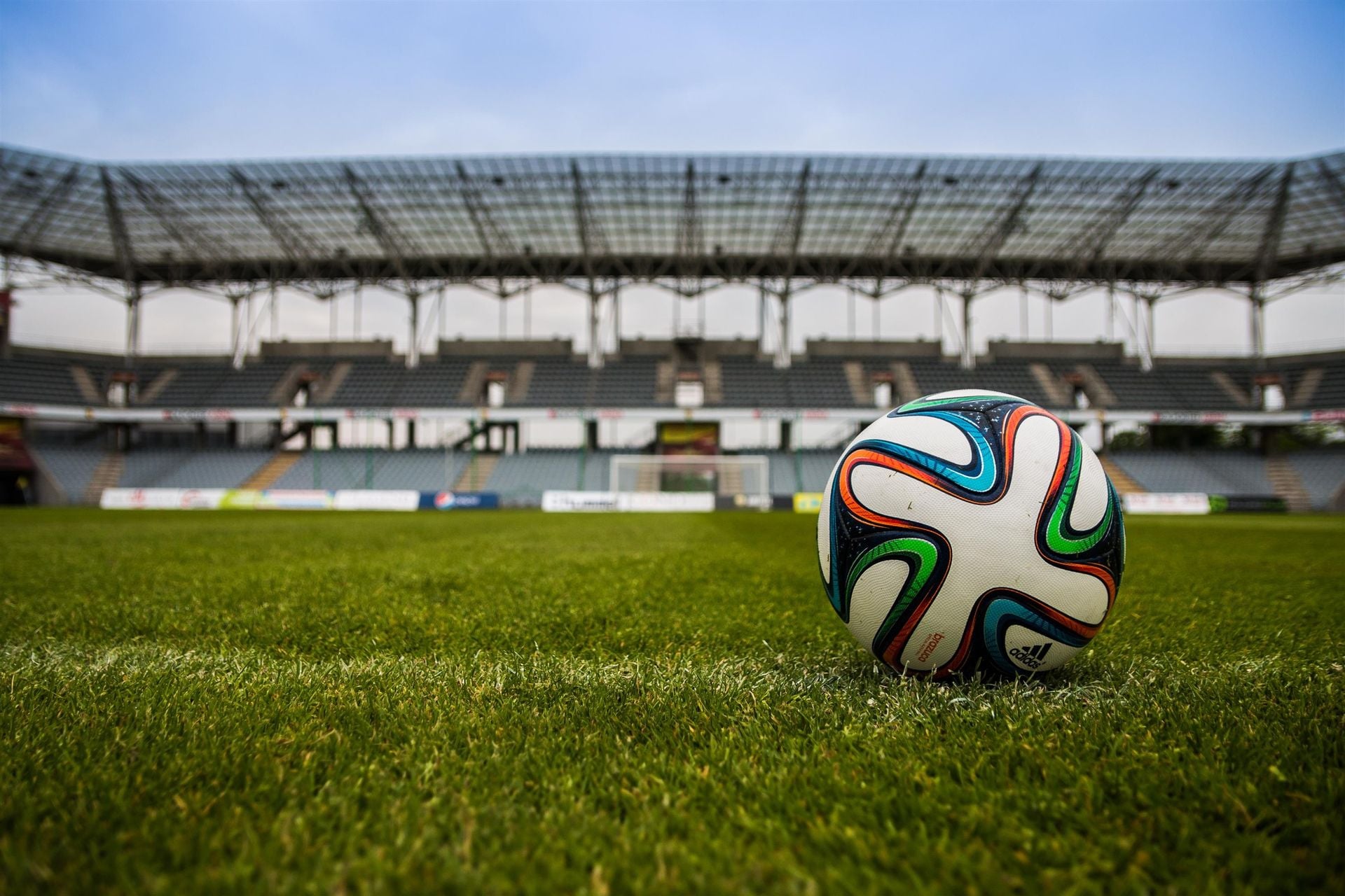Why the final minutes of a football match play differently